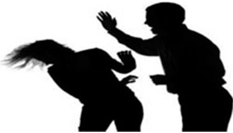 గర్ల్‌ఫ్రెండ్‌తో పోలుస్తూ అందంగా లేవంటూ భార్యకు వేధింపులు!