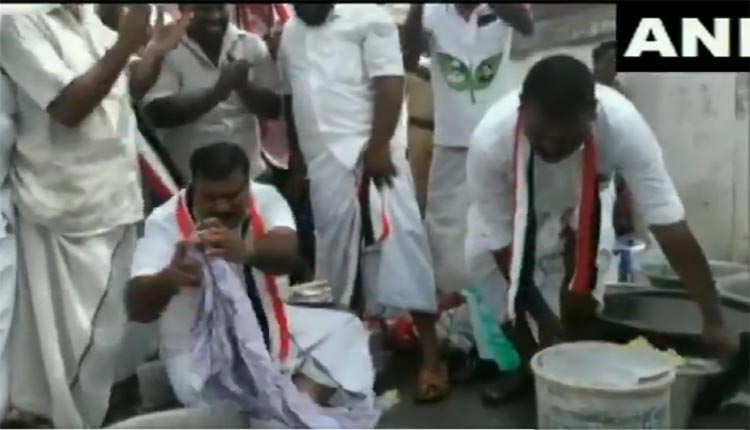 ఎన్నికల ప్రచారం.. బట్టలు ఉతికిన ఎమ్మెల్యే అభ్యర్థి