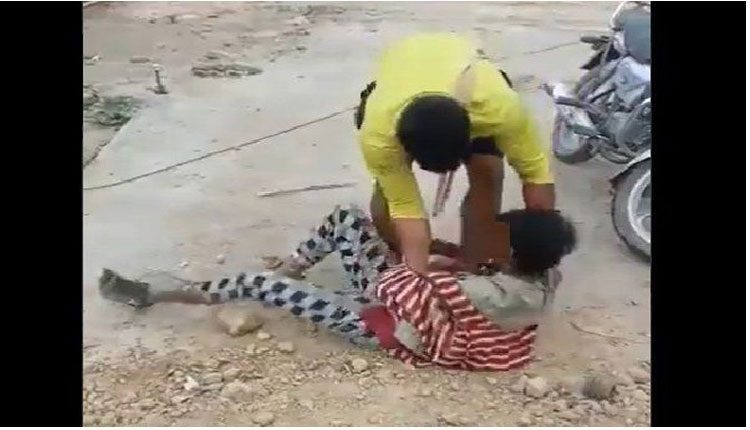 హిందుస్తాన్‌ జిందాబాద్‌ అంటూ నినదించాలని వ్యక్తిపై దాడి!