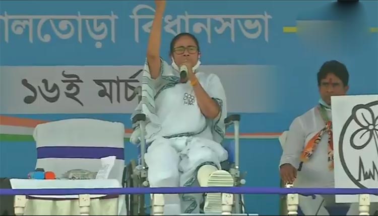 మంగ‌ళా కాళీ భ‌ద్ర‌కాళీ క‌పాలినీ.. మ‌ళ్లీ చండీమంత్రాన్ని వ‌ల్లించిన దీదీ