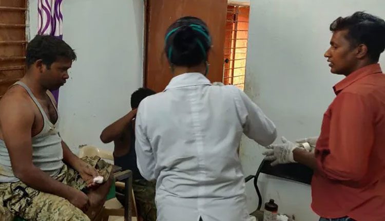 మావోయిస్టుల దుశ్చర్య..డీఆర్‌జీ బస్సు పేల్చివేత.. ముగ్గురు మృతి