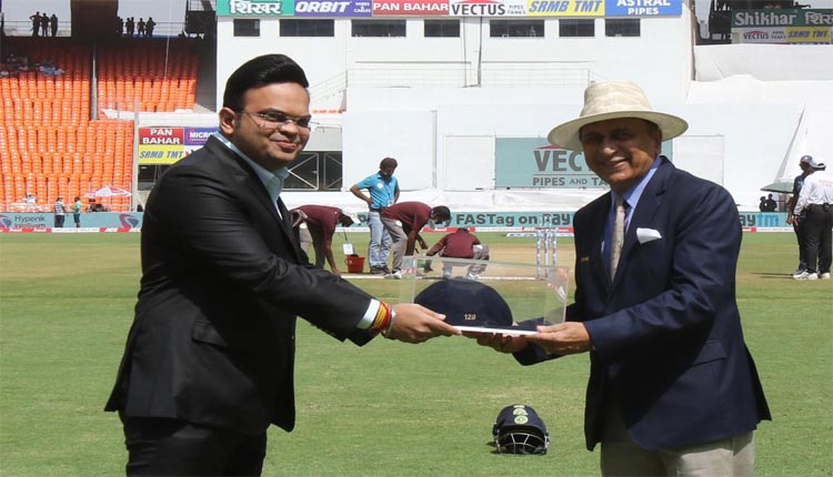 గ‌వాస్క‌ర్‌ను స‌త్క‌రించిన బీసీసీఐ