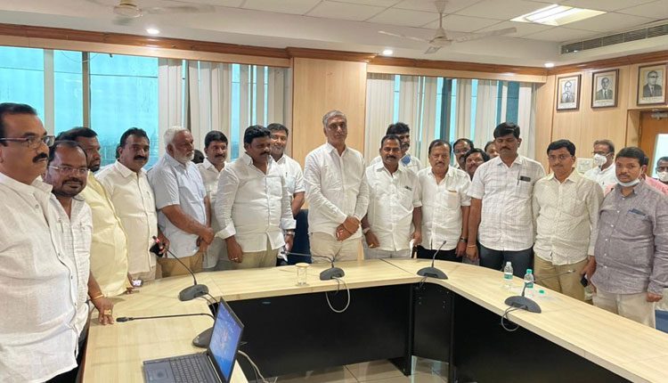 మంత్రి హరీశ్‌రావును కలిసి స్టోన్ ‌క్రషర్స్ అసోసియేషన్ ప్రతినిధులు