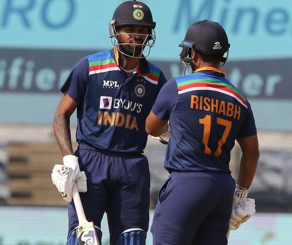 ధావన్‌, పంత్‌, హార్దిక్ మెరుపులు‌..భారత్‌ 329 ఆలౌట్‌