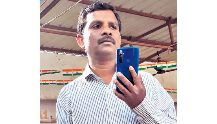 మా టీచర్‌ వాణీదేవిని గెలిపిస్తాం అన్నా