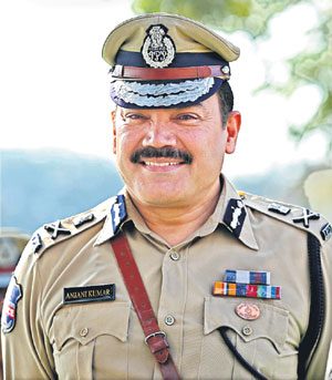 నిఘా నేత్రాలతోడు టెక్నాలజీ ఆయుధం..