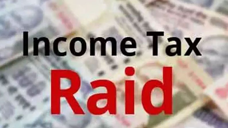 రియ‌ల్ ఎస్టేట్ సంస్థ‌ల‌పై ఐటీ దాడులు.. భారీగా న‌గ‌దు స్వాధీనం