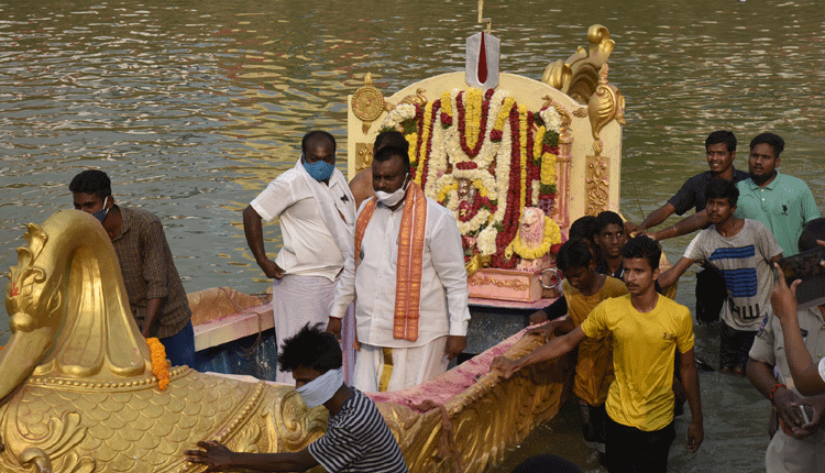 భక్తజన సంద్రం.. ధర్మపురి క్షేత్రం