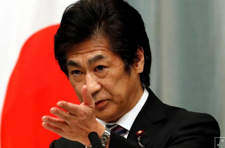 కోవిడ్ ఆంక్ష‌లు ఉల్లంఘించిన సిబ్బంది.. క్ష‌మాప‌ణ‌లు చెప్పిన ఆరోగ్య‌శాఖ మంత్రి