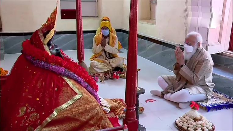బంగ్లాదేశ్‌లోని జెశోరేశ్వ‌రి శ‌క్తిపీఠంలో ప్ర‌ధాని మోదీ పూజ‌లు