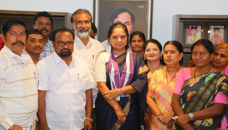 టీఆర్ఎస్‌కు మద్దతు ప్రకటించిన ఆర్‌యూపీపీ, ఎస్ఎల్టీఏ సంఘాలు