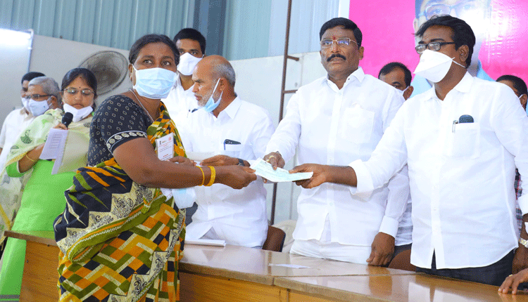 ఐదు వేల మందికి రూ.5.21 కోట్లు