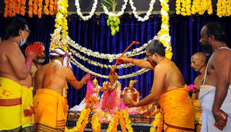 కల్యాణం.. కమనీయం