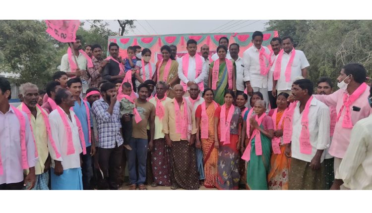 పార్టీ బలోపేతానికి కృషి చేయాలి : జడ్పీ చైర్మన్ కమల్రాజు