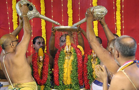 శాస్త్రోక్తంగా శ్రీ కోదండరాముడి చక్రస్నానం