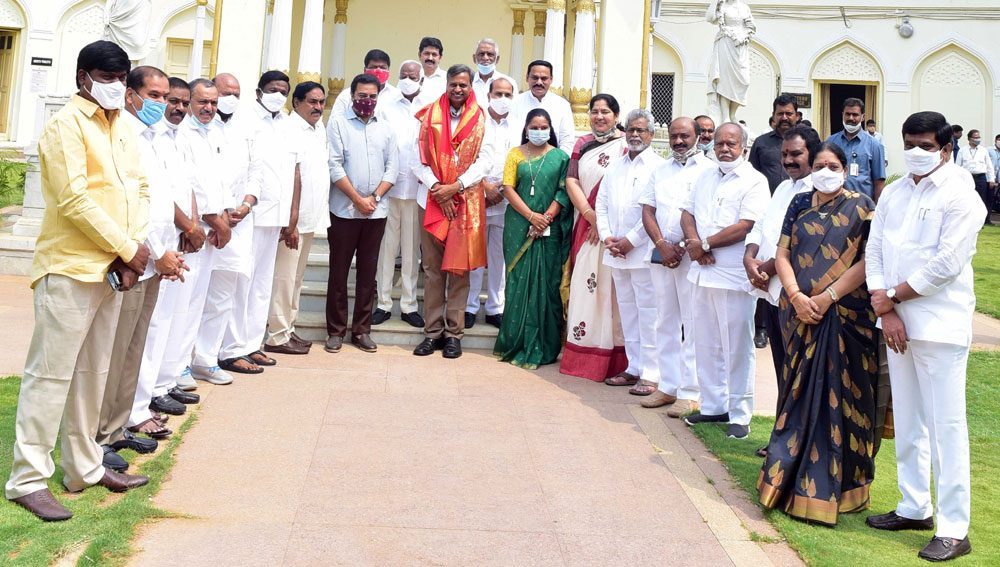 ఎమ్మెల్సీ పల్లాకు మంత్రుల సన్మానం