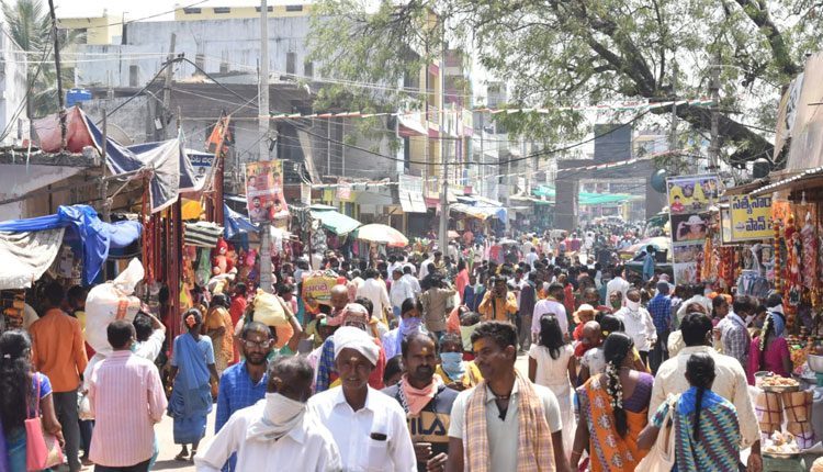 ‘మల్లన్న ఆలయంలో భక్తుల సందడి’