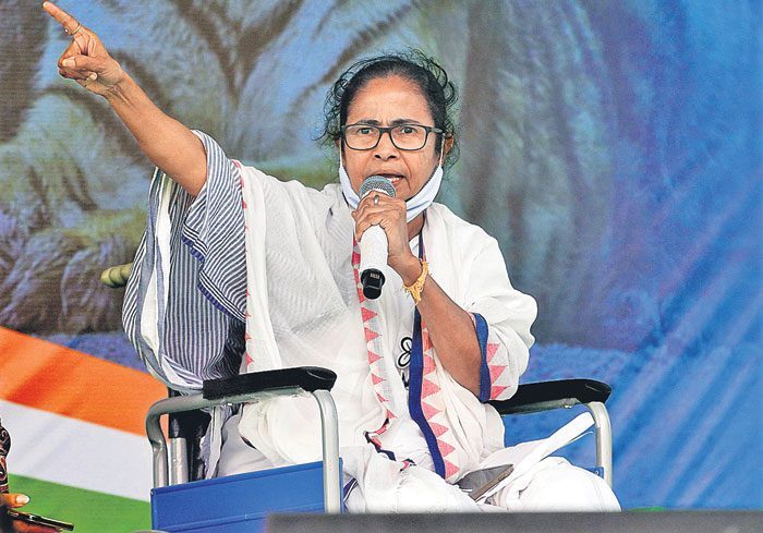 వీల్‌ చైర్‌పై 8 కిలోమీటర్లు