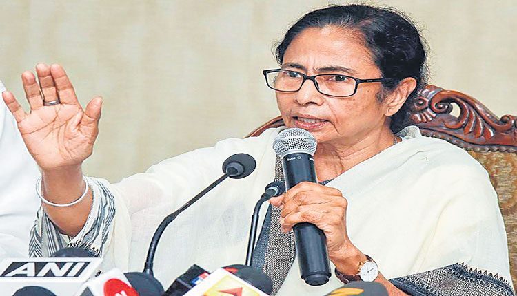 ఓటుకు నోటిచ్చేవారిని పట్టిస్తే ప్రభుత్వ ఉద్యోగం: మమత