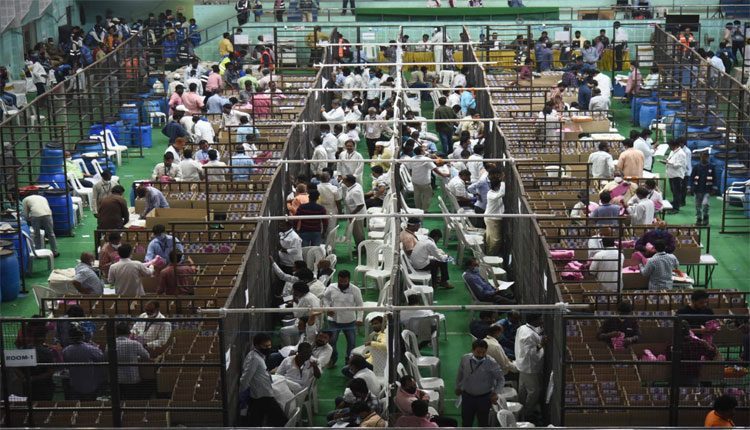 కొనసాగుతున్న ఎమ్మెల్సీ ఓట్ల లెక్కింపు