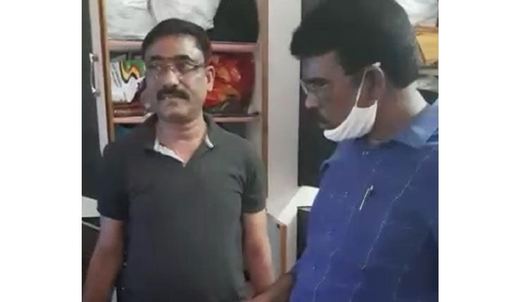 వేములవాడలో అక్రమ వడ్డీ వ్యాపారులపై కొరడా