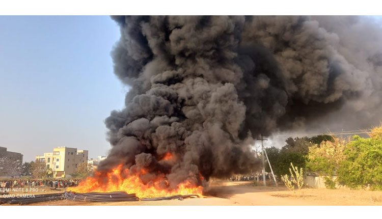 అచ్చంపేటలో మిషన్ భగీరథ పైపులు దగ్ధం