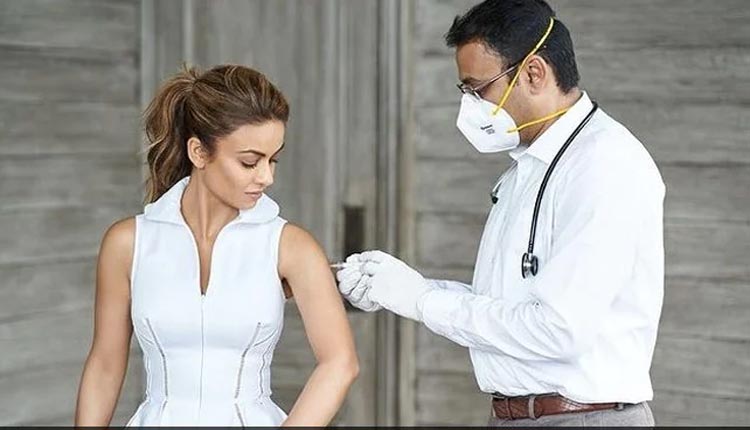 స్వంత కంపెనీ టీకానే వేసుకున్న న‌టాషా