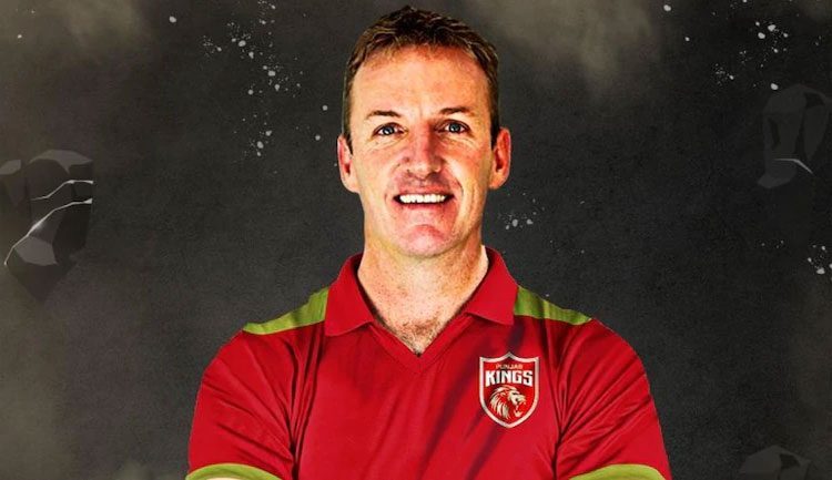 పంజాబ్‌ కింగ్స్‌  బౌలింగ్‌  కోచ్‌గా  రైట్‌