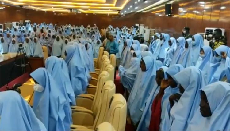 కిడ్నాప్ అయిన 317 మంది బాలిక‌లు రిలీజ్‌