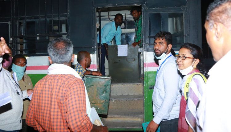 స్ట్రాంగ్ రూమ్‌కు చేరుకున్న బ్యాలెట్ బాక్సులు