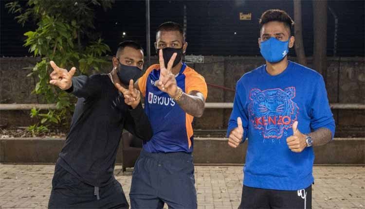 రాత్రికి రాత్రే ముంబై ఇండియ‌న్స్ టీమ్‌తో చేరిన పాండ్యా బ్ర‌ద‌ర్స్‌, సూర్య‌కుమార్‌