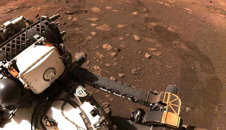 అంగార‌క గ్ర‌హంపై రోవ‌ర్ ఫ‌స్ట్ డ్రైవ్‌..