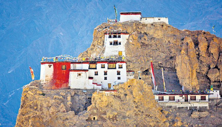 ఎత్తయిన పోస్టాఫీస్‌…