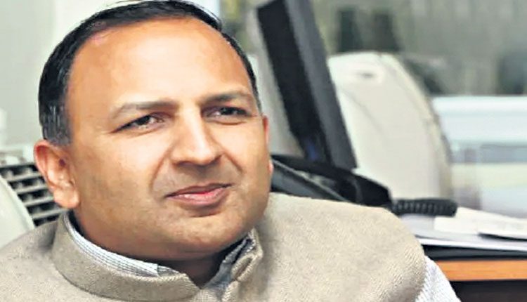 మోదీని విమర్శిస్తే.. ప్రొఫెసర్‌కు పొగ పెడతారా?