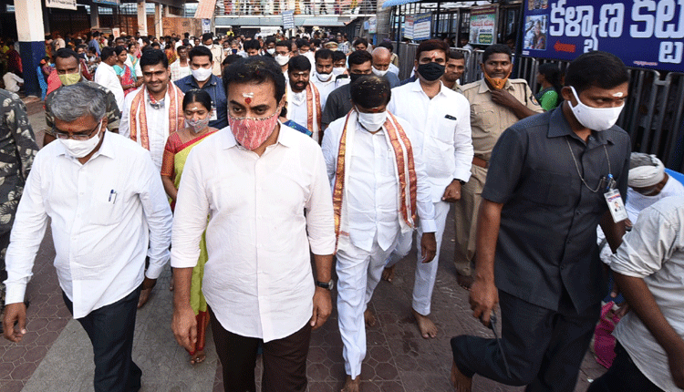 రాజన్న క్షేత్రానికి ప్రగతి కాంతులు