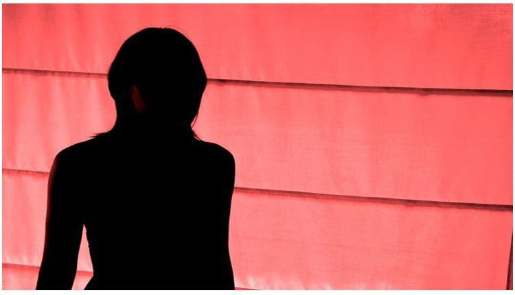 దారుణం : భర్తను బంధించి మహిళపై మరిది సహా ఐదుగురు వ్యక్తుల అరాచకం!