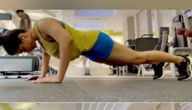 ‘వైల్డ్ డాగ్ పుష్ అప్ ఛాలెంజ్‌’లో ర‌ష్మిక‌..వీడియో వైర‌ల్