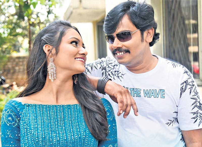 ‘బజార్‌ రౌడీ’ హంగామా