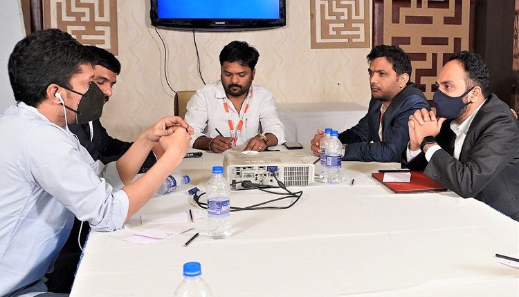 టెక్కీలు ప్ర‌జాస్వామ్యంలో భాగ‌స్వామ్యం పెంచుకోవాలి : స‌ందీప్ మ‌క్తాల‌