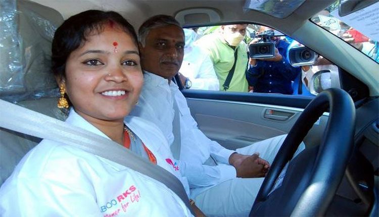 షీ ట్యాక్సీకి విశేష స్పందన