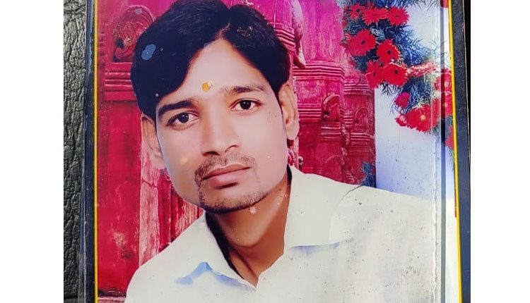 భార్య పుట్టింటికి వెళ్లిందని భర్త ఆత్మహత్య