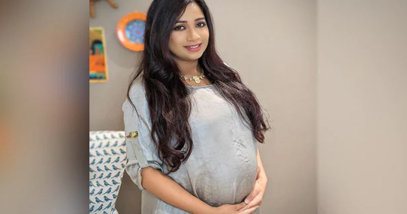 బేబి బంప్‌తో దిగిన పిక్స్ షేర్ చేసిన పాపుల‌ర్ సింగ‌ర్