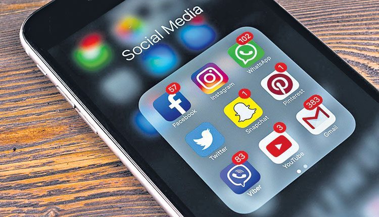 ఫిర్యాదులకు వాట్సాప్‌.. సమస్యలకు ఫుల్‌స్టాప్‌