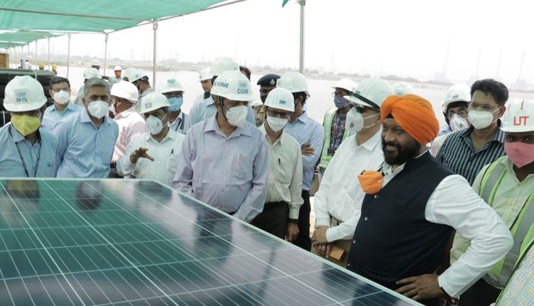 ఫ్లోటింగ్‌ సోలార్‌ ప్లాంట్‌ను సందర్శించిన మధ్యప్రదేశ్‌ మంత్రి