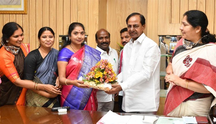 అంగన్‌వాడీలకు జీతాల పెంపు హర్షణీయం : మంత్రి సత్యవతి రాథోడ్‌