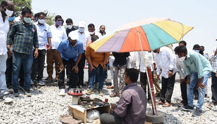 మానవత్వం చాటిన మంత్రి శ్రీనివాస్‌ గౌడ్‌