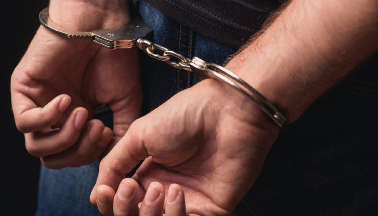 పాక్‌కు అనుకూలంగా నినాదాలు.. ఐదుగురు అరెస్ట్