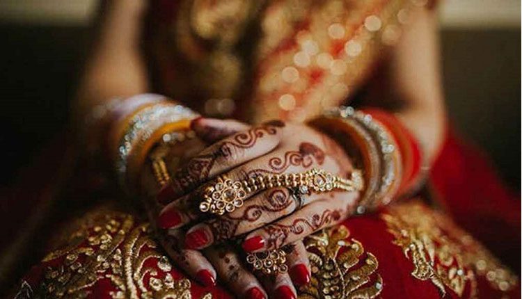 మాంగల్య దోషం : 13 ఏండ్ల బాలుడితో ట్యూషన్‌ టీచర్‌ పెండ్లి!