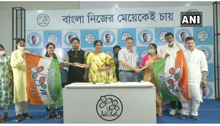 బెంగాల్‌ పోరు : తృణమూల్‌లో నటులు, సెలబ్రిటీల చేరిక!