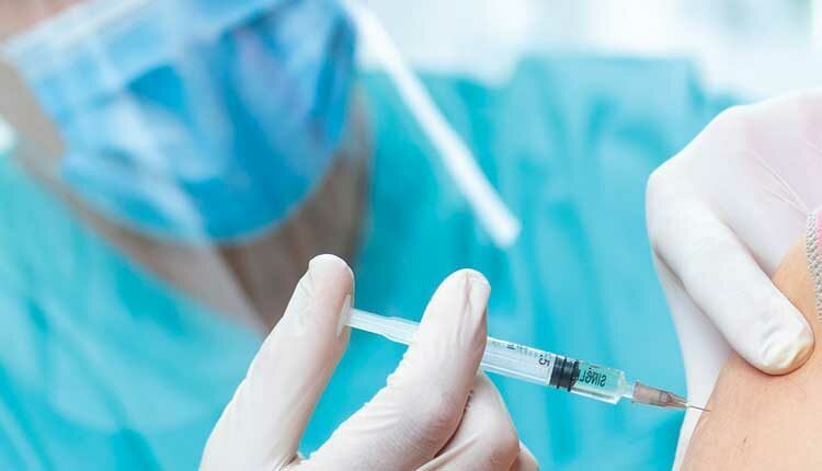 వ్యాక్సిన్‌ తీసుకున్న తర్వాతా పాజిటివ్‌..ఎందుకిలా!